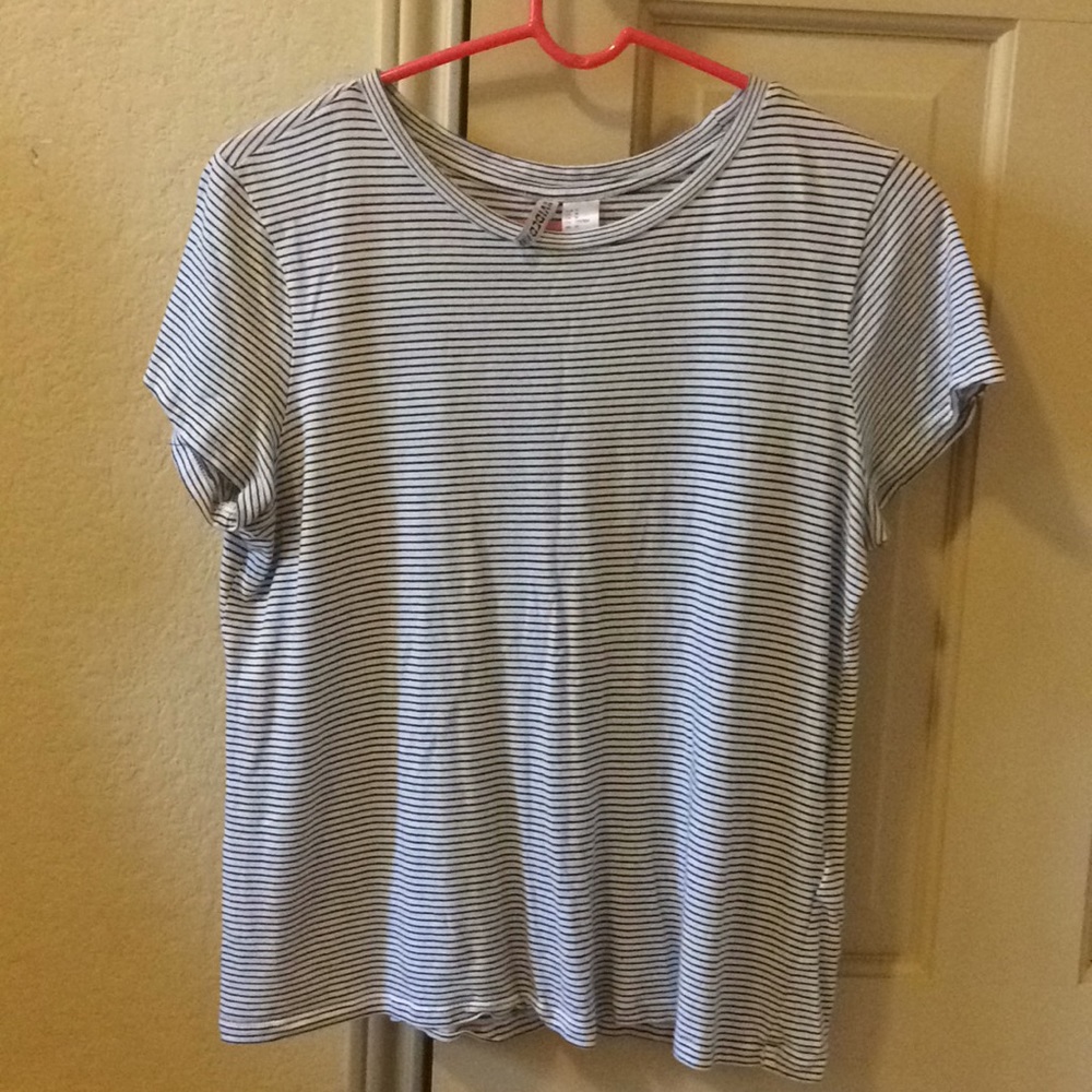 Divided H&M shirt